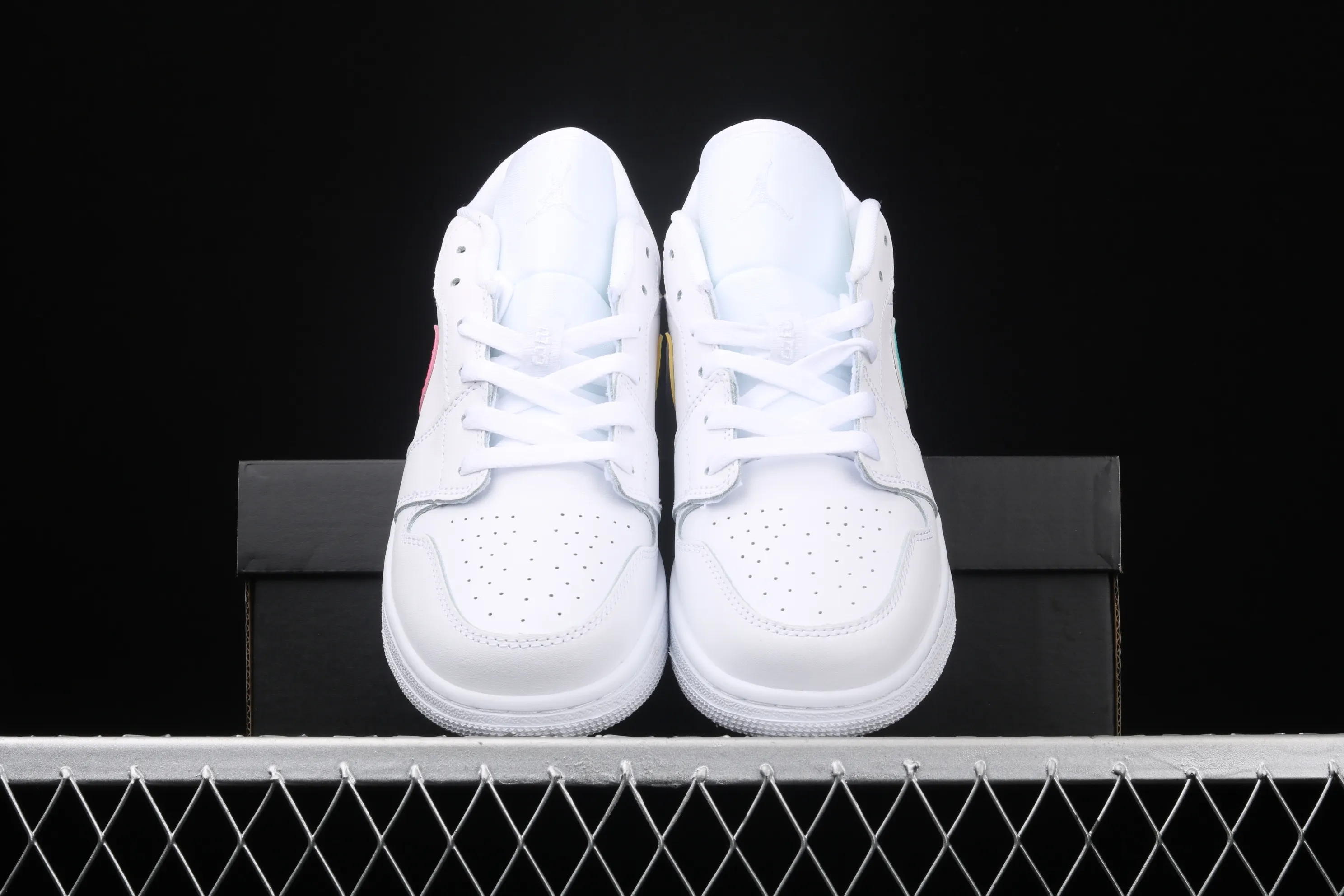 All categories Air Jordan Jordan series basketball shoes Air Jordan 1 Low Air Jordan 1 Low "White Multi" AJ1 Joe 1 four-color mandarin duck low-top cultural and leisure sports sneakers CW7035-100